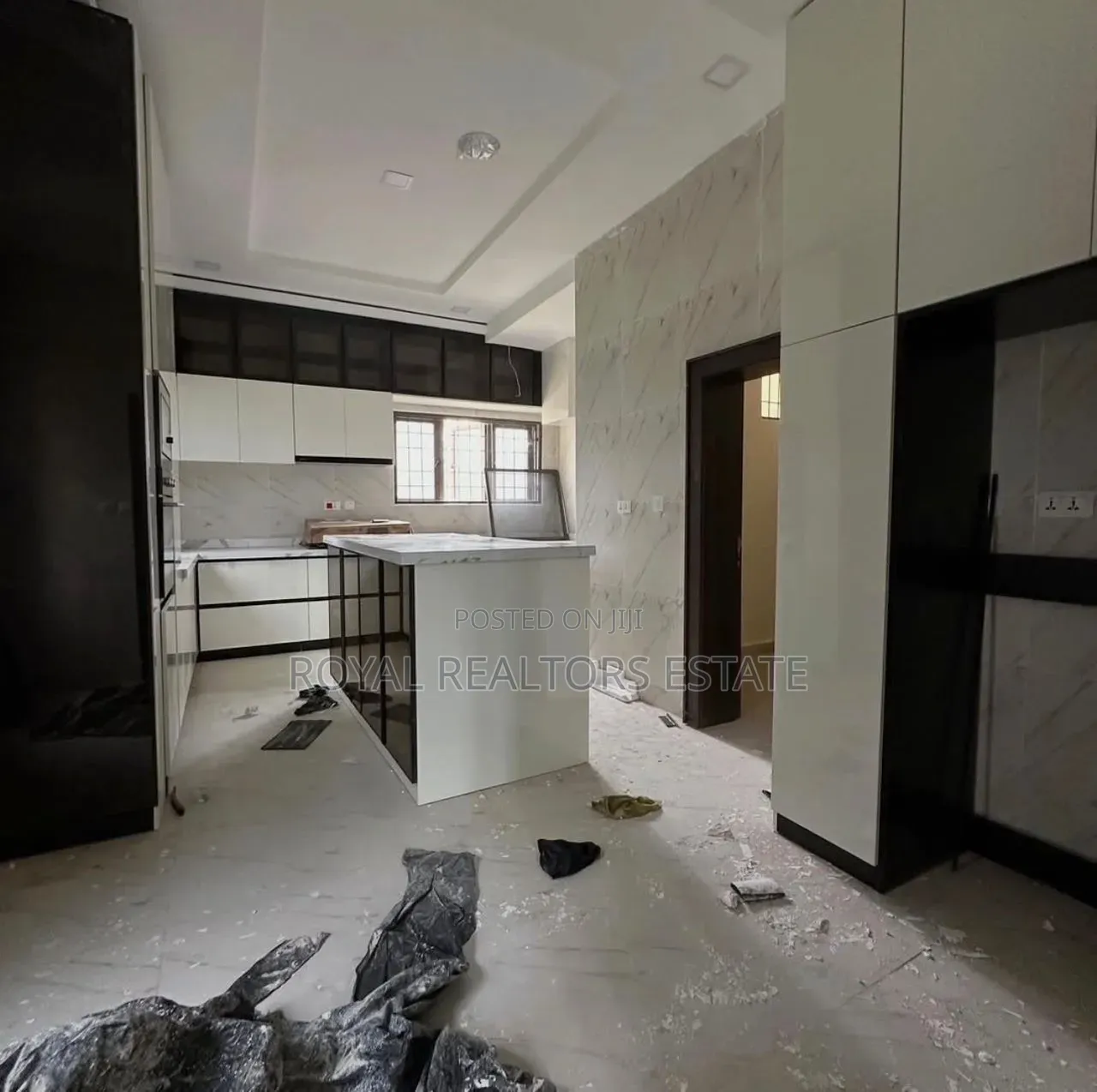 4bdrm Townhouse/Terrace in Jahi for sale