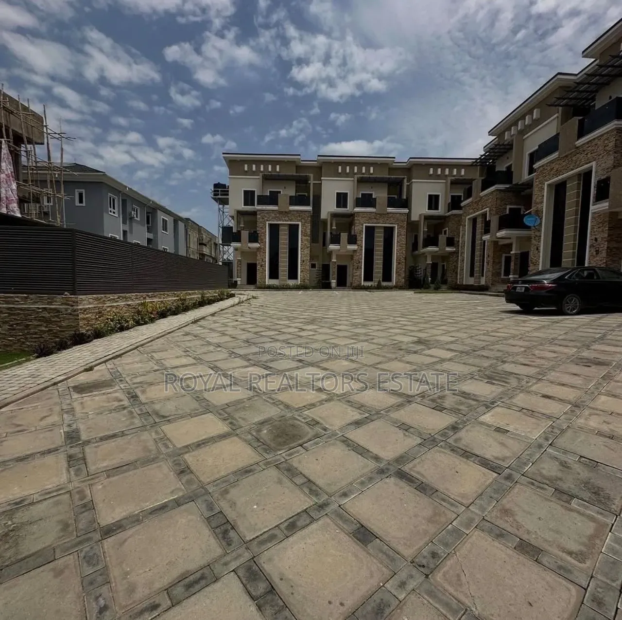 4bdrm Townhouse/Terrace in Jahi for sale