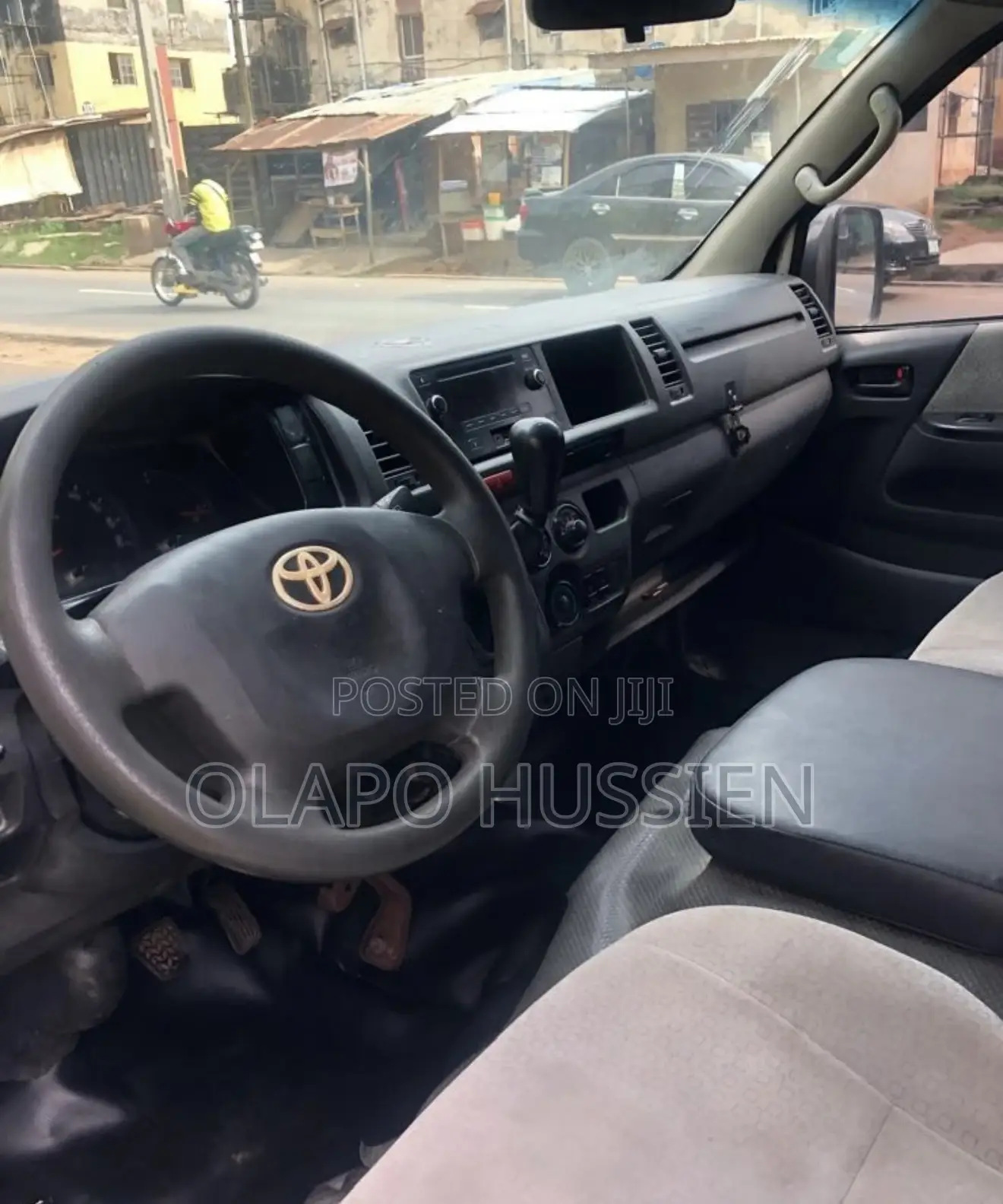 Toyota HiAce 2013 White