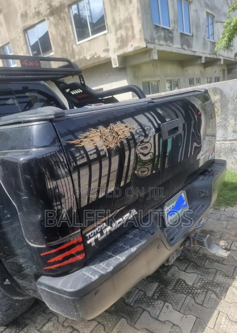 Toyota Tundra 2012 Black