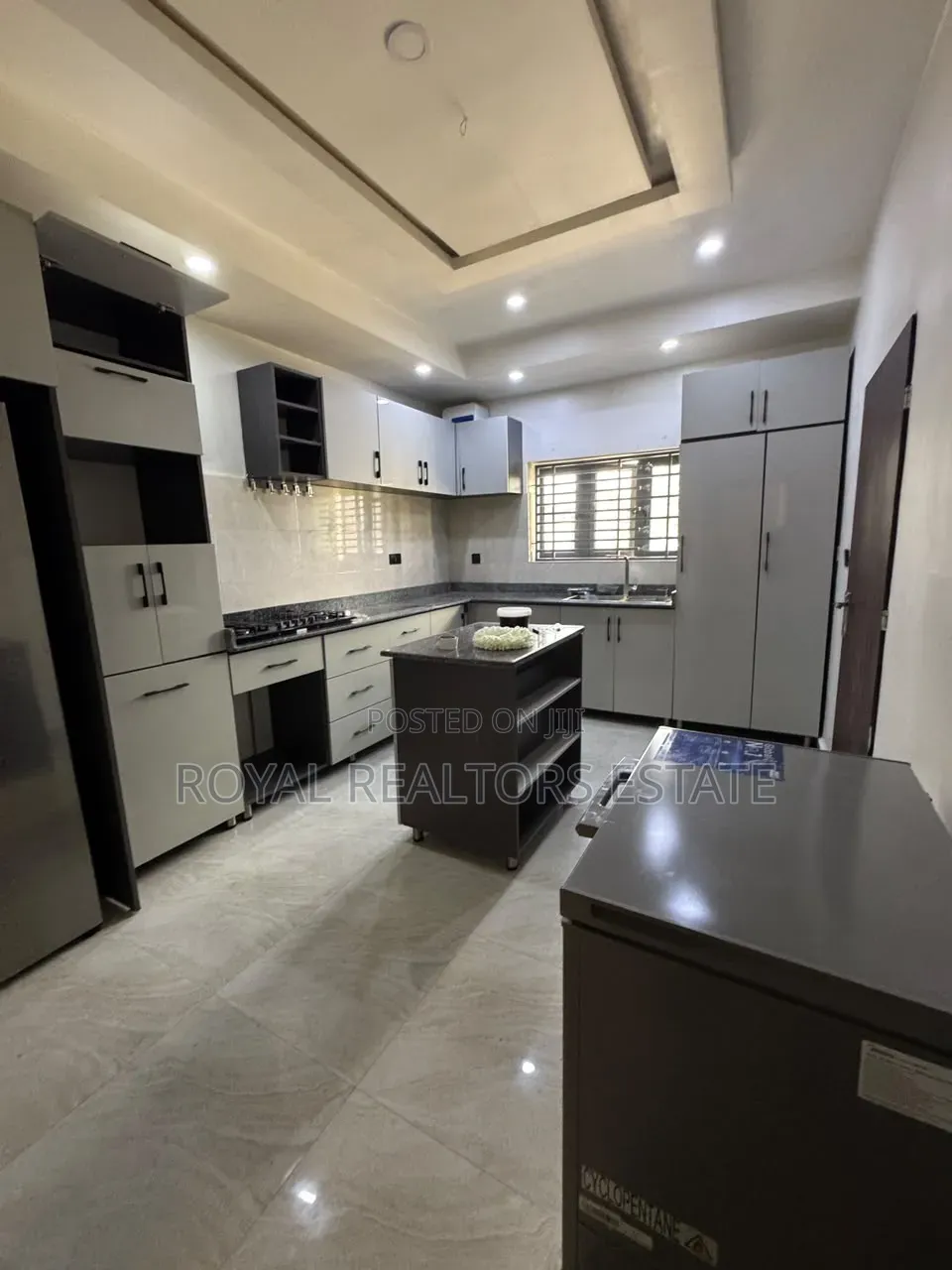 4bdrm Townhouse / Terrace in In An Estate, Jahi for rent