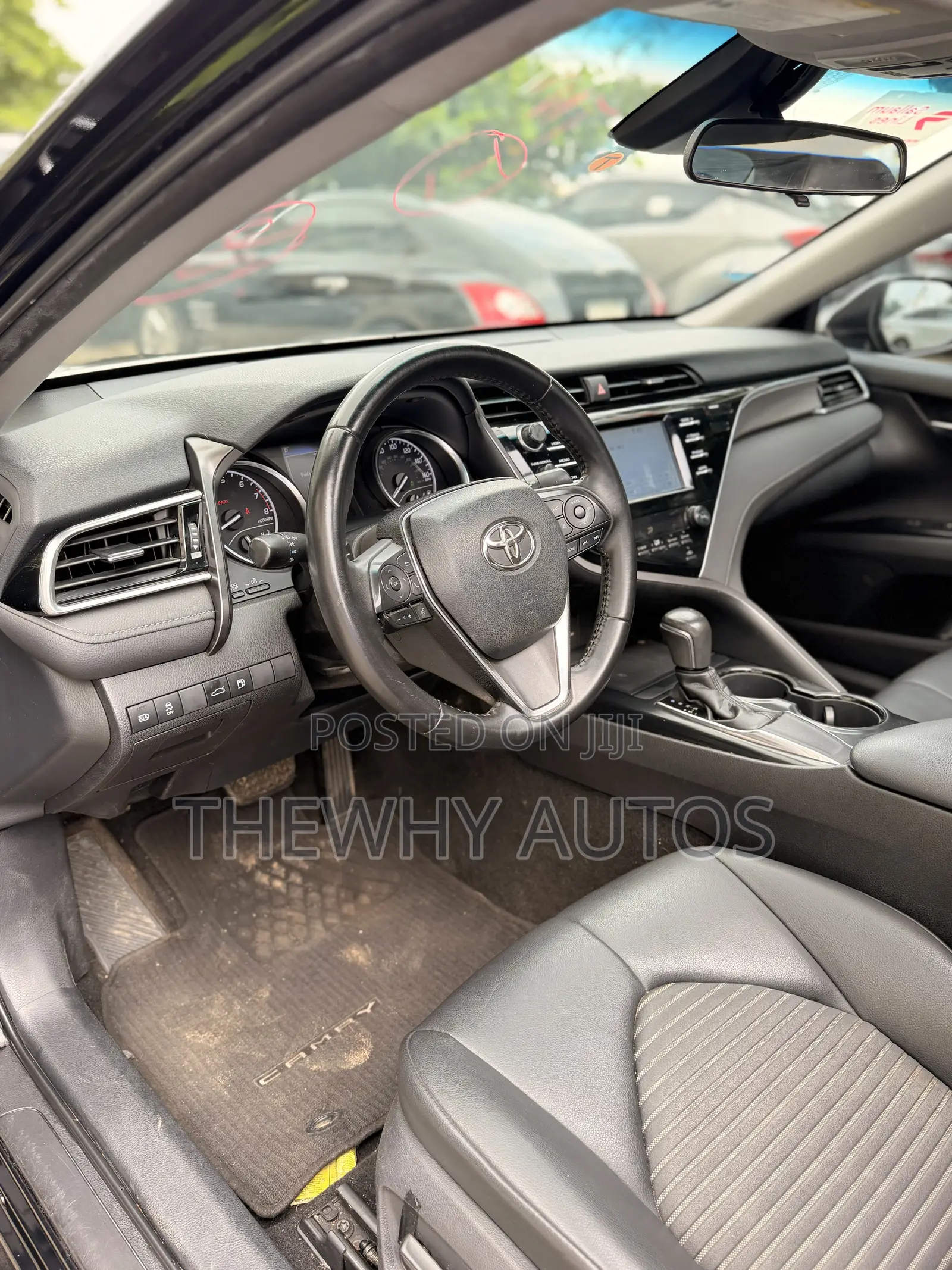 Toyota Camry SE FWD (2.5L 4cyl 8AM) 2018 Black