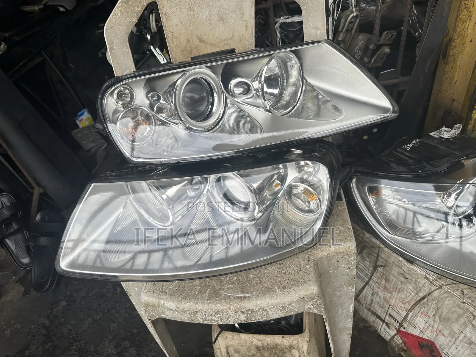 Headlights Volkswagen Toureg 2006