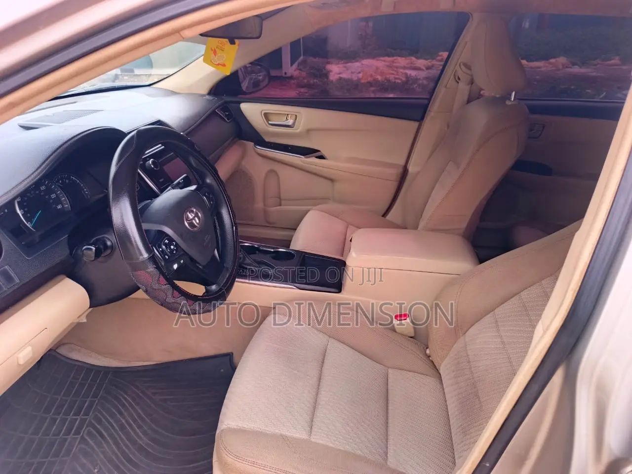 Toyota Camry LE 4dr Sedan (2.5L 4cyl 6A) 2015 Silver