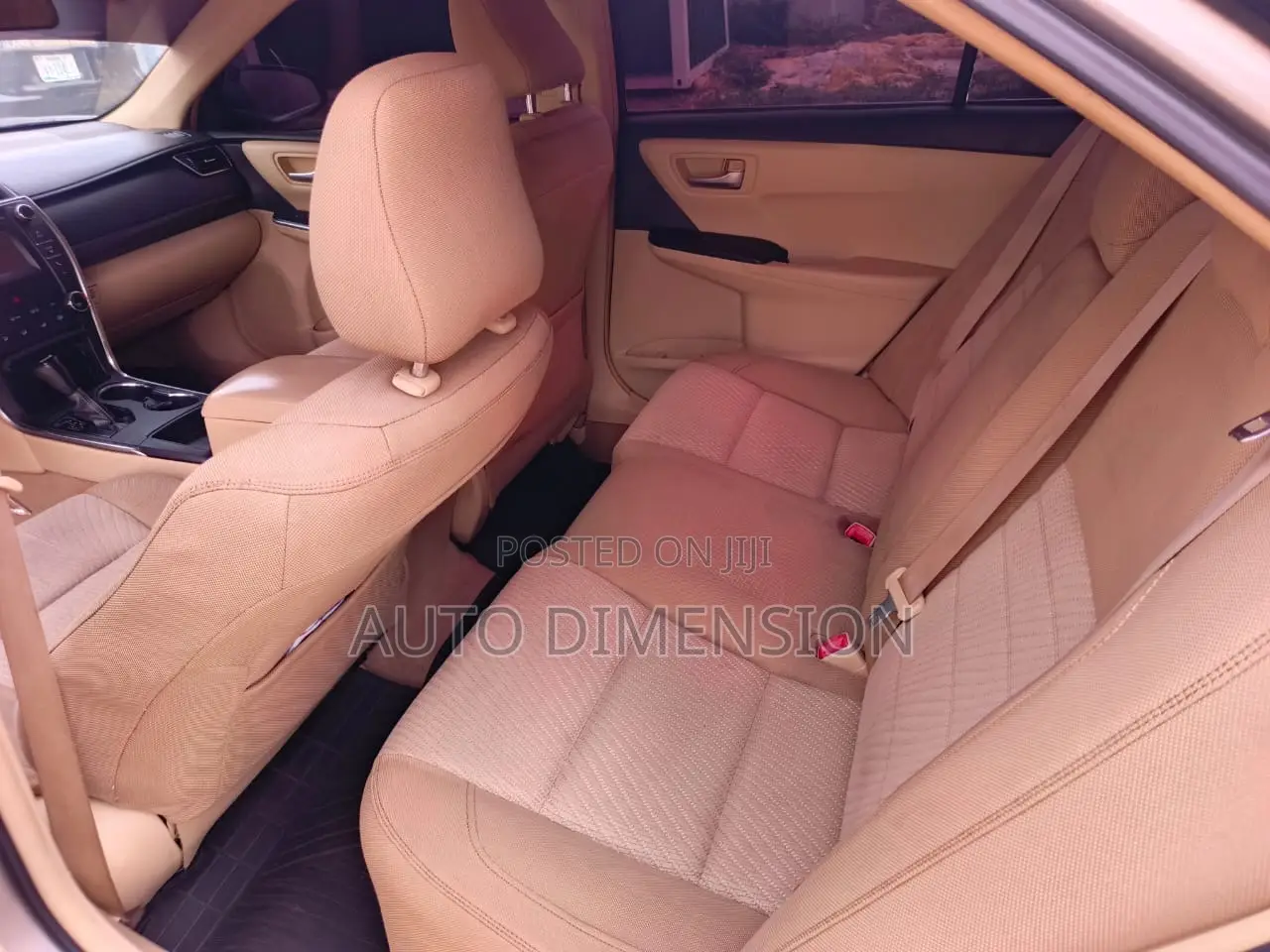 Toyota Camry LE 4dr Sedan (2.5L 4cyl 6A) 2015 Silver