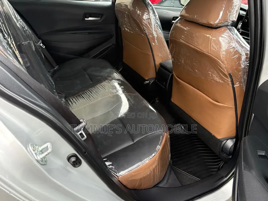 Toyota Corolla LE 2020 Silver