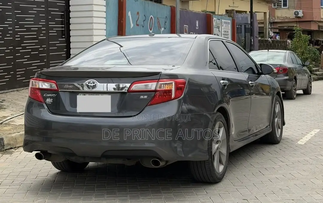 Toyota Camry 2014 Gray