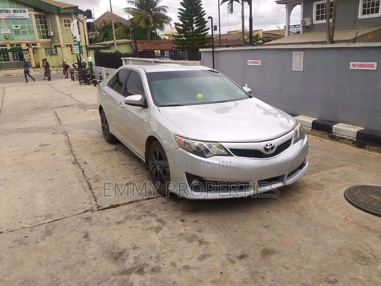 Toyota Camry LE 4dr Sedan (2.5L 4cyl 6A) 2014 Silver
