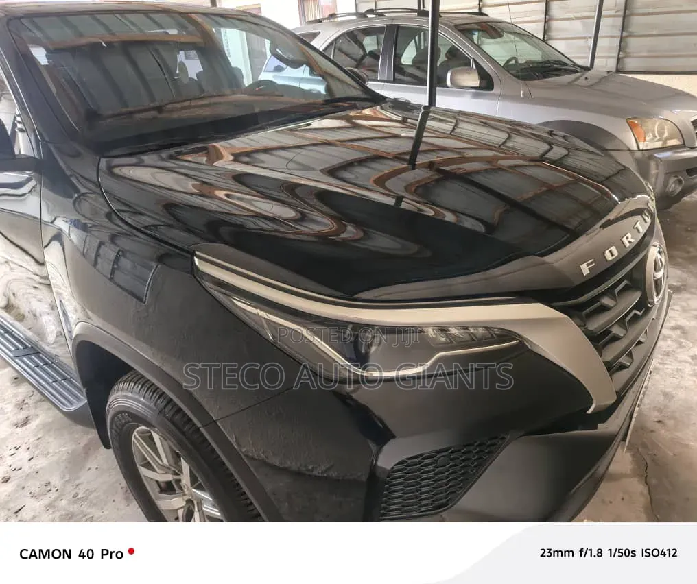Toyota Fortuner 2022 Black