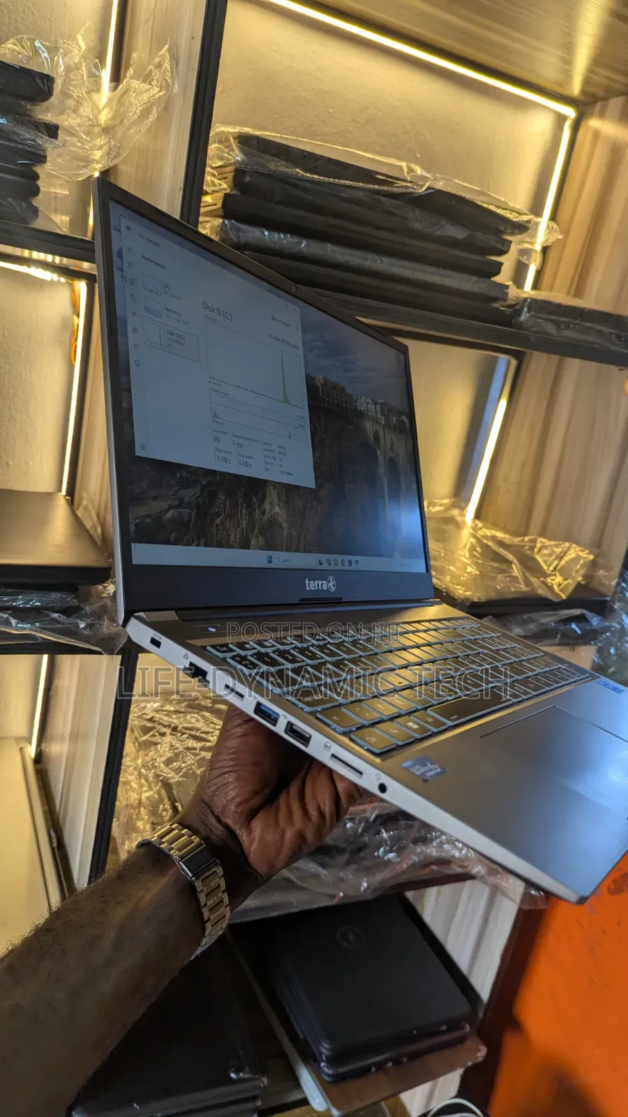 Laptop Clevo 8GB Intel Core i5 SSD 512GB