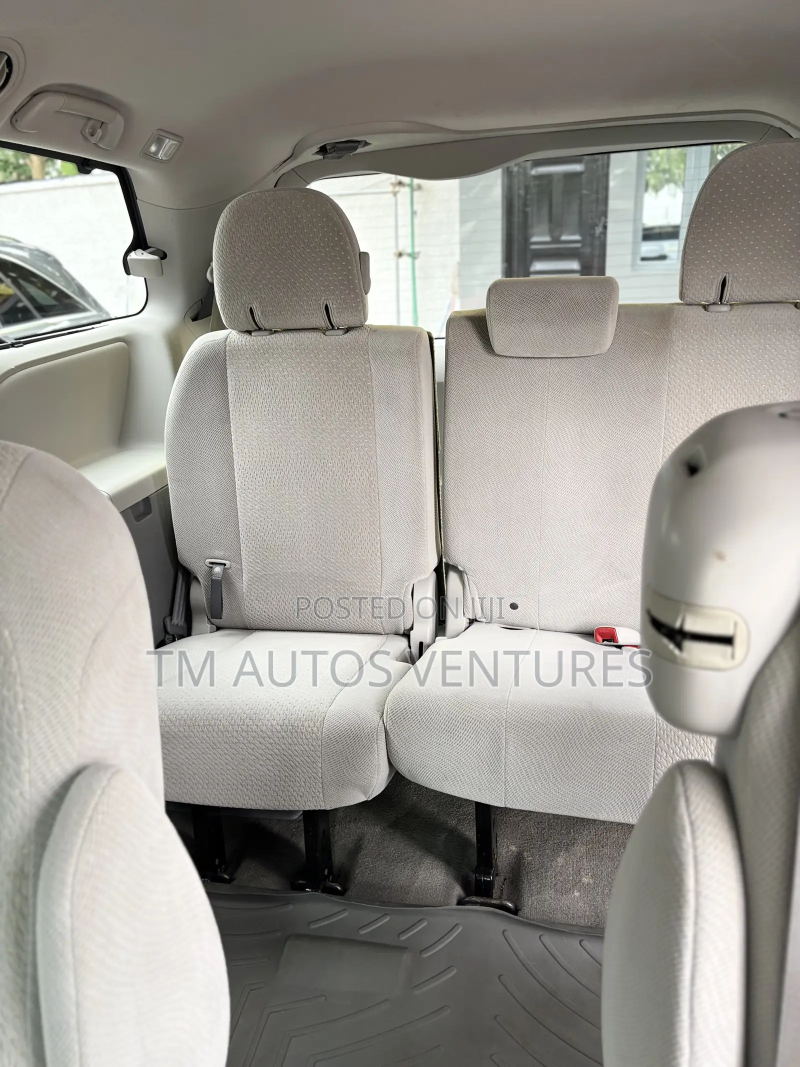 Toyota Sienna 2015 Brown