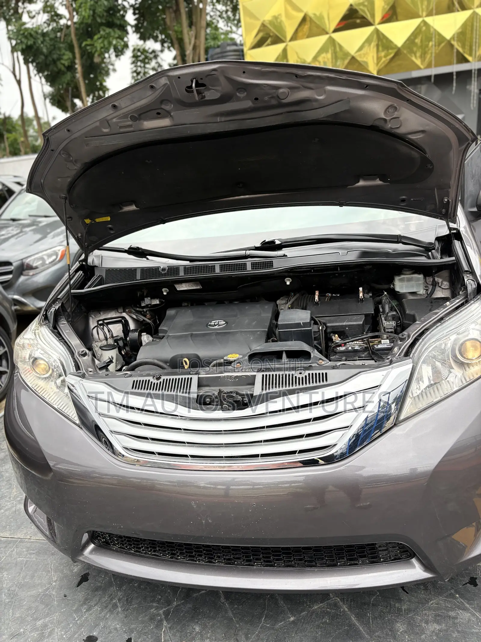 Toyota Sienna 2015 Brown