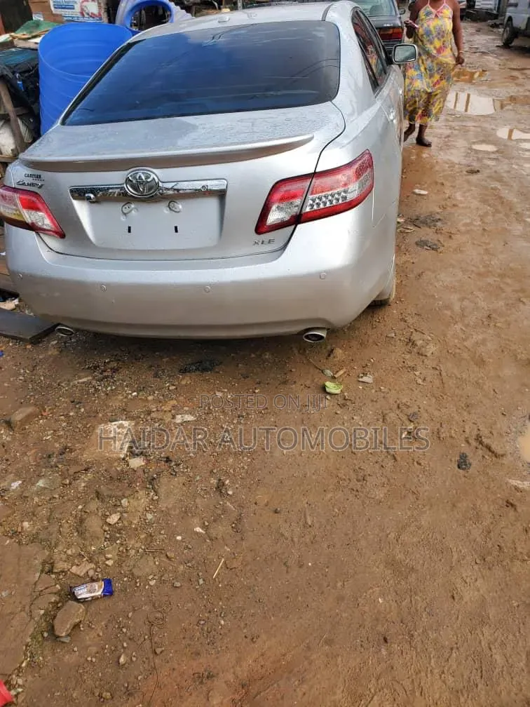 Toyota Camry 2010 Silver