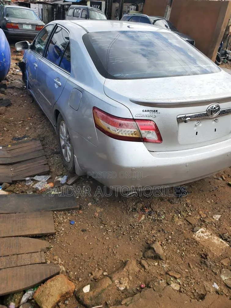 Toyota Camry 2010 Silver
