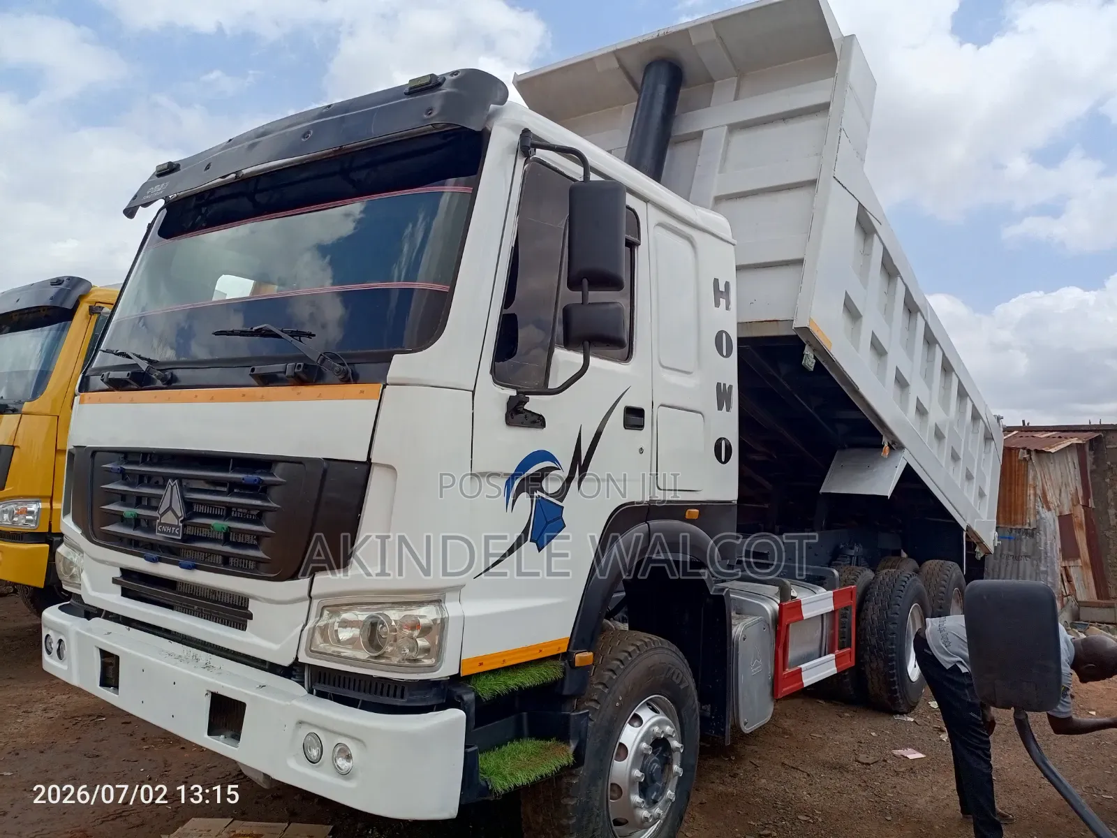 White Sino Truck Tipping Truck