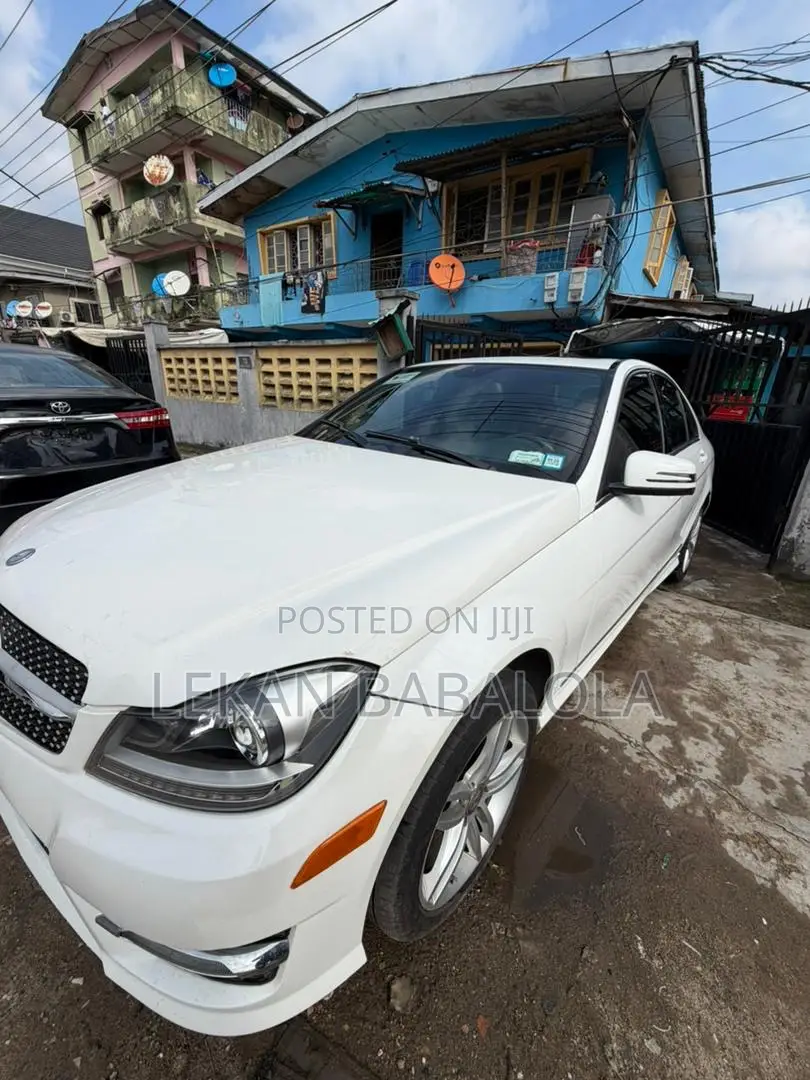 Mercedes-Benz C300 Luxury 4Matic Sedan AWD (3.5L 6cyl 7A) 2014 White