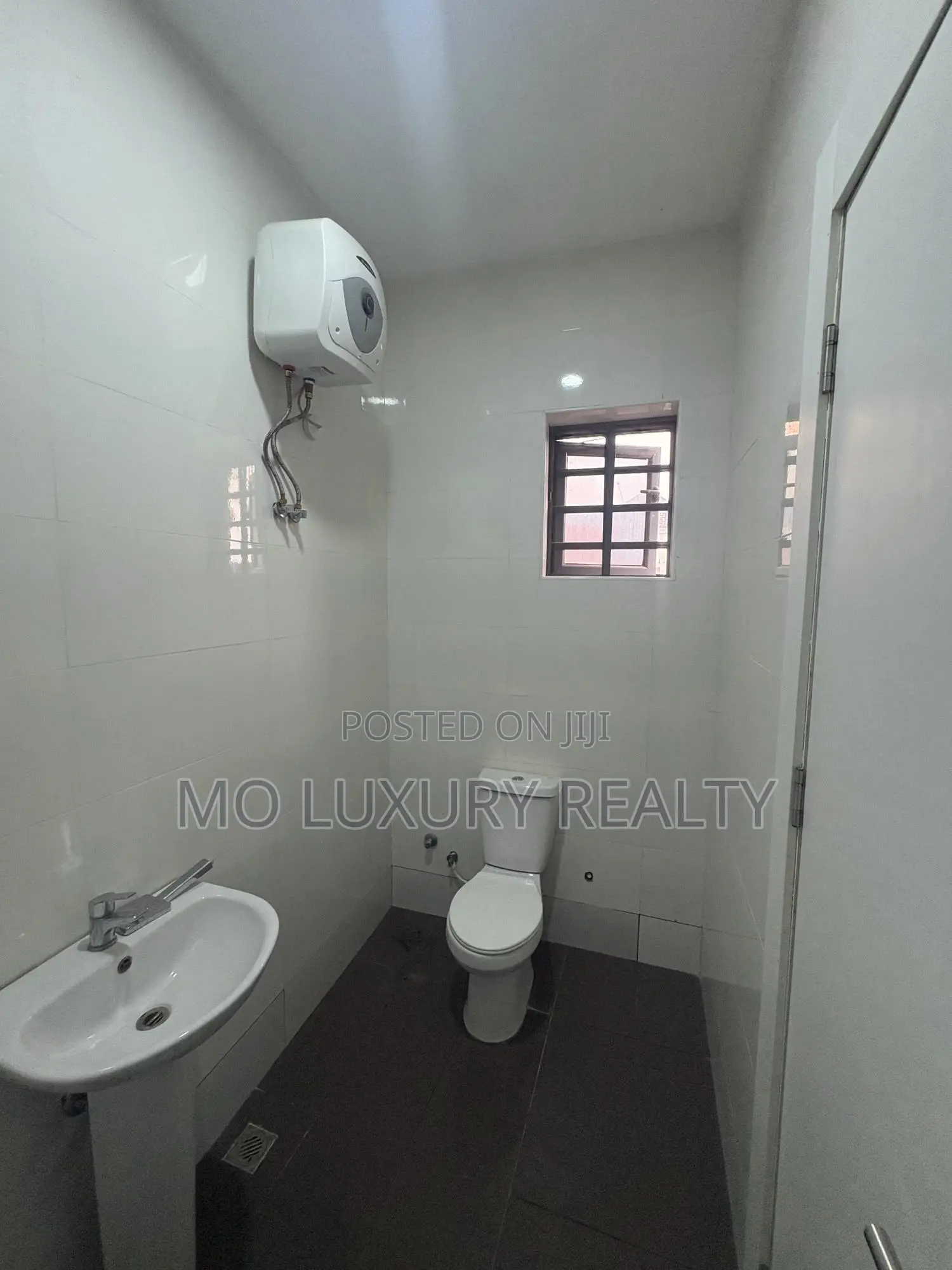 3bdrm Apartment in Ikate for sale