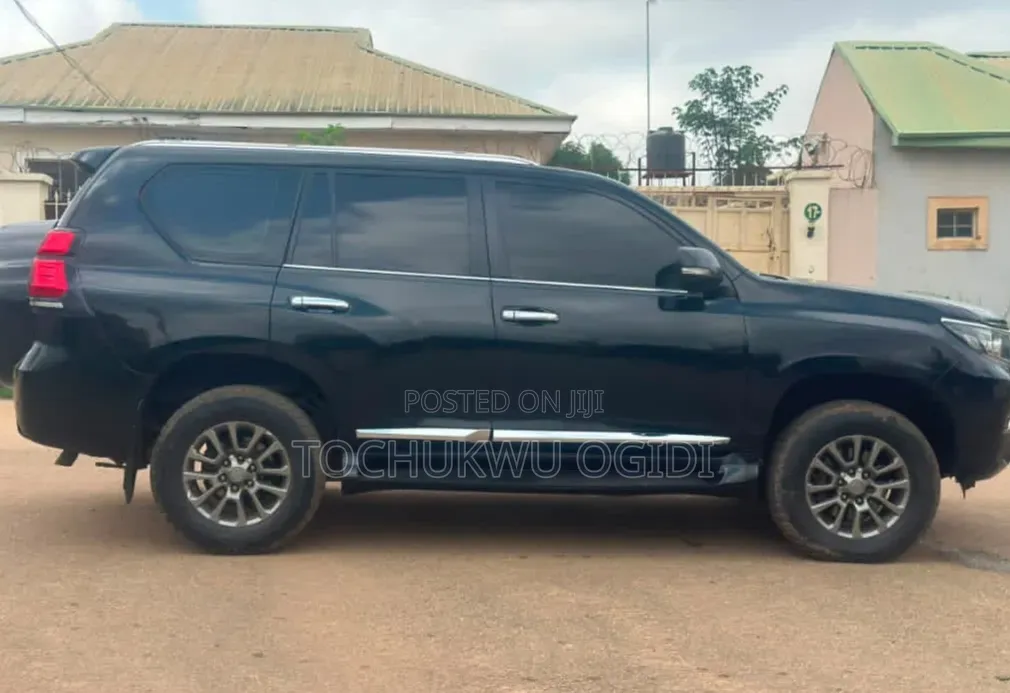 Toyota Land Cruiser Prado 2012 Black