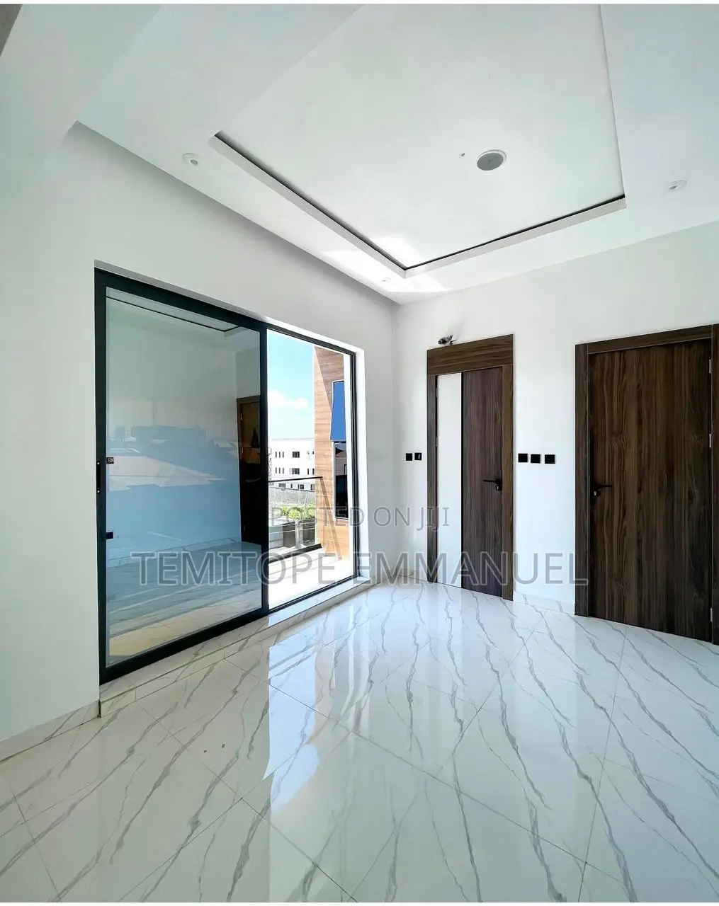 Furnished 3bdrm Apartment in Lekki Phase 1 for sale