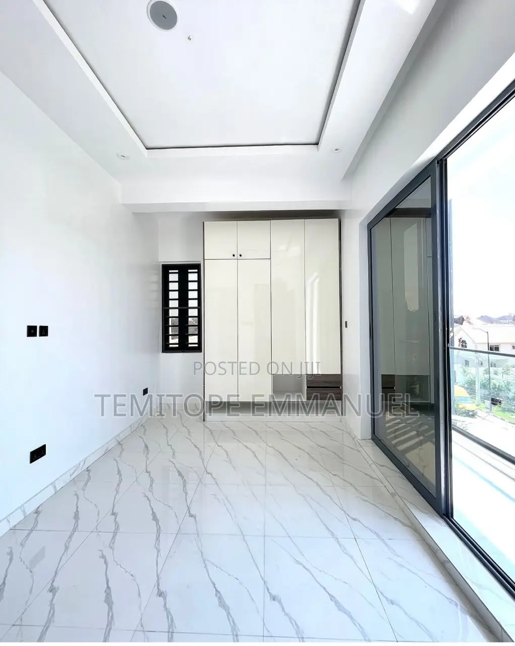Furnished 3bdrm Apartment in Lekki Phase 1 for sale