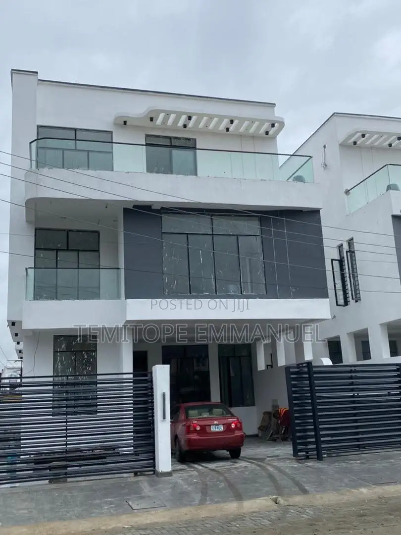 Furnished 3bdrm Duplex in Lekki for sale