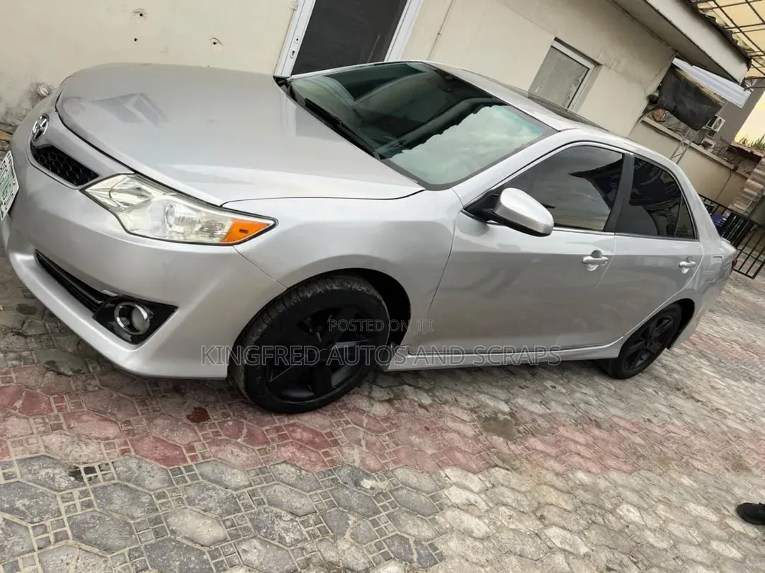 Toyota Camry 2013 Silver