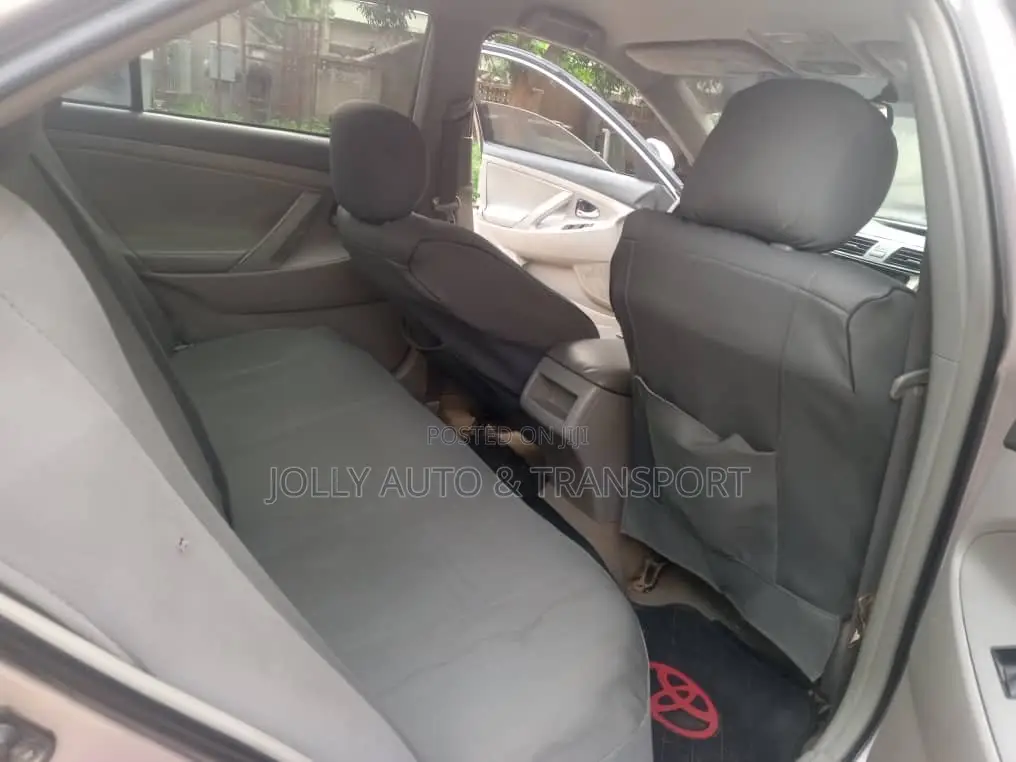 Toyota Camry LE 4dr Sedan (2.4L 4cyl 5A) 2009 Gold