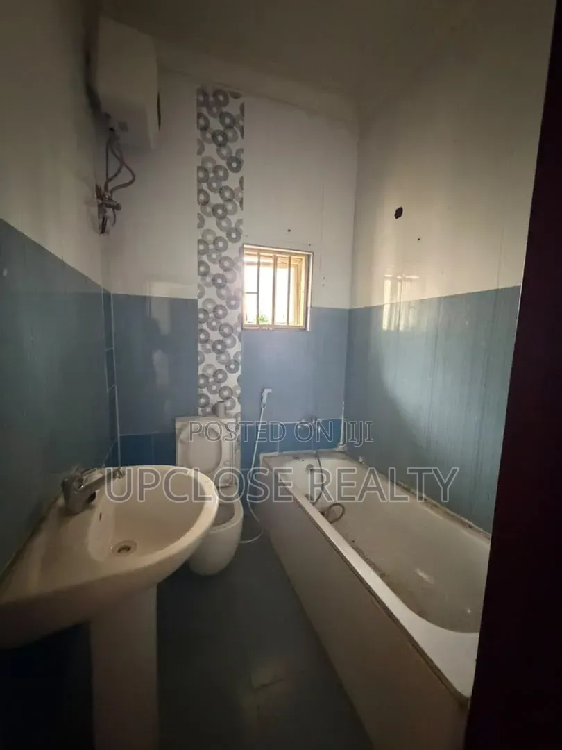 3bdrm Block of Flats in Jabi for rent