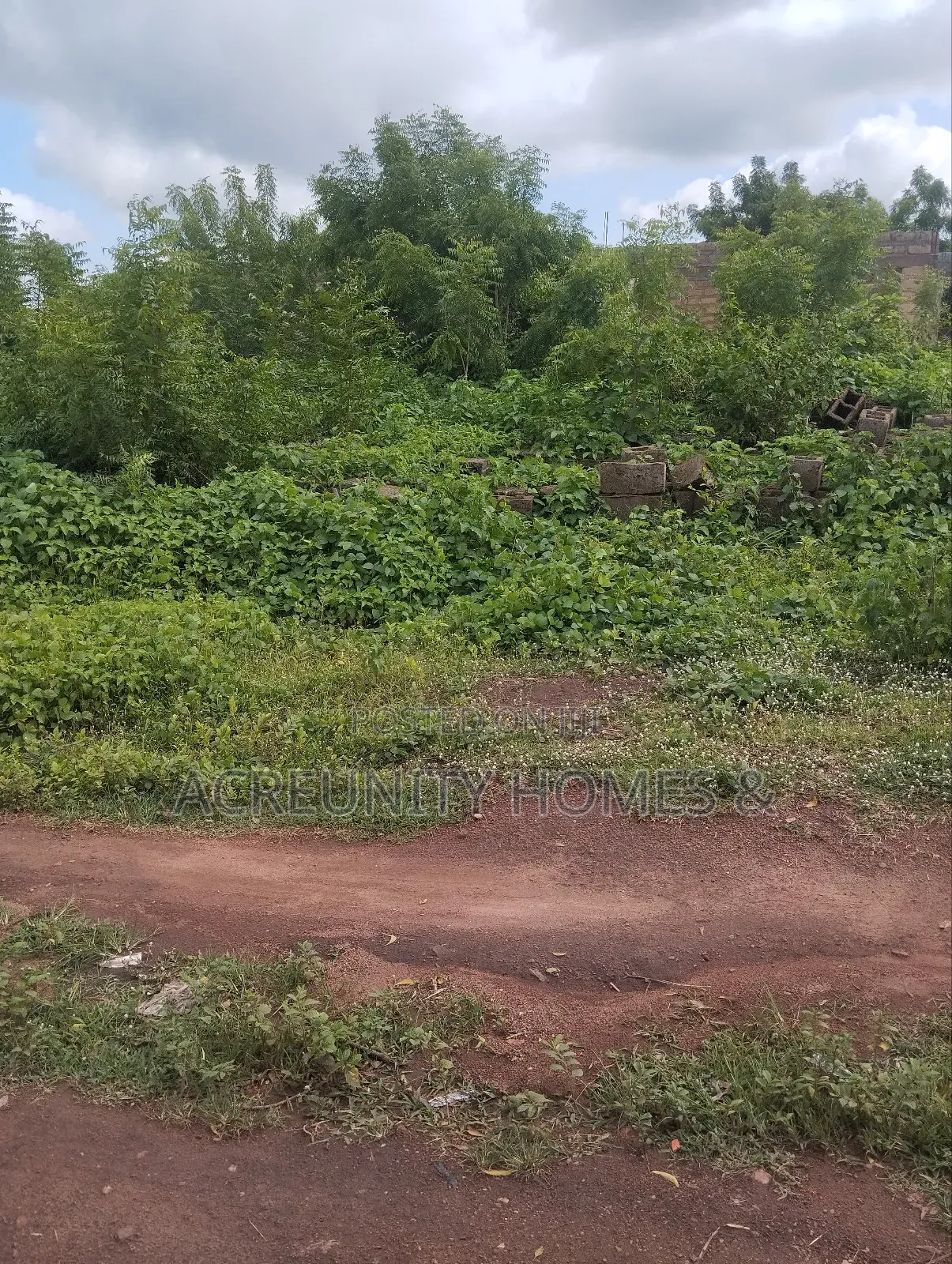 1 Plot of Residential Land Available at Iseyin Lautech Campus Area