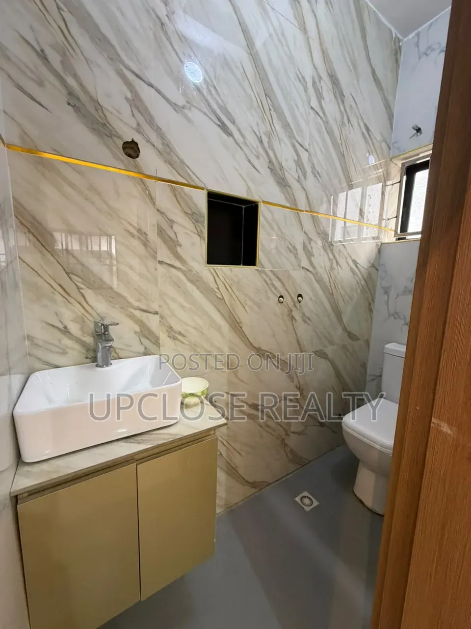 3bdrm Bungalow in Wuse 2 for rent