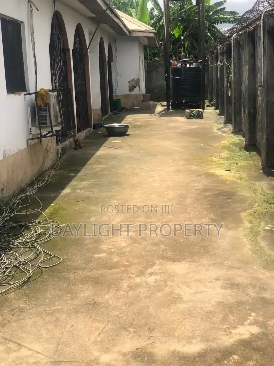 3bdrm Block of Flats in Daylight Property, Benin City for sale