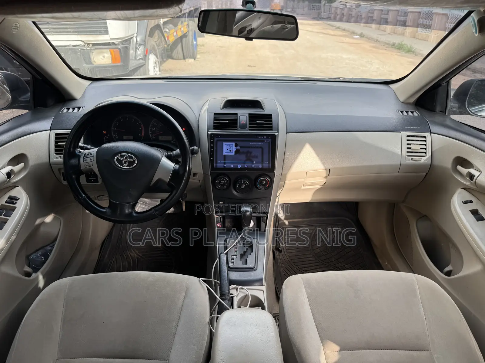 Toyota Corolla 2013 Gold