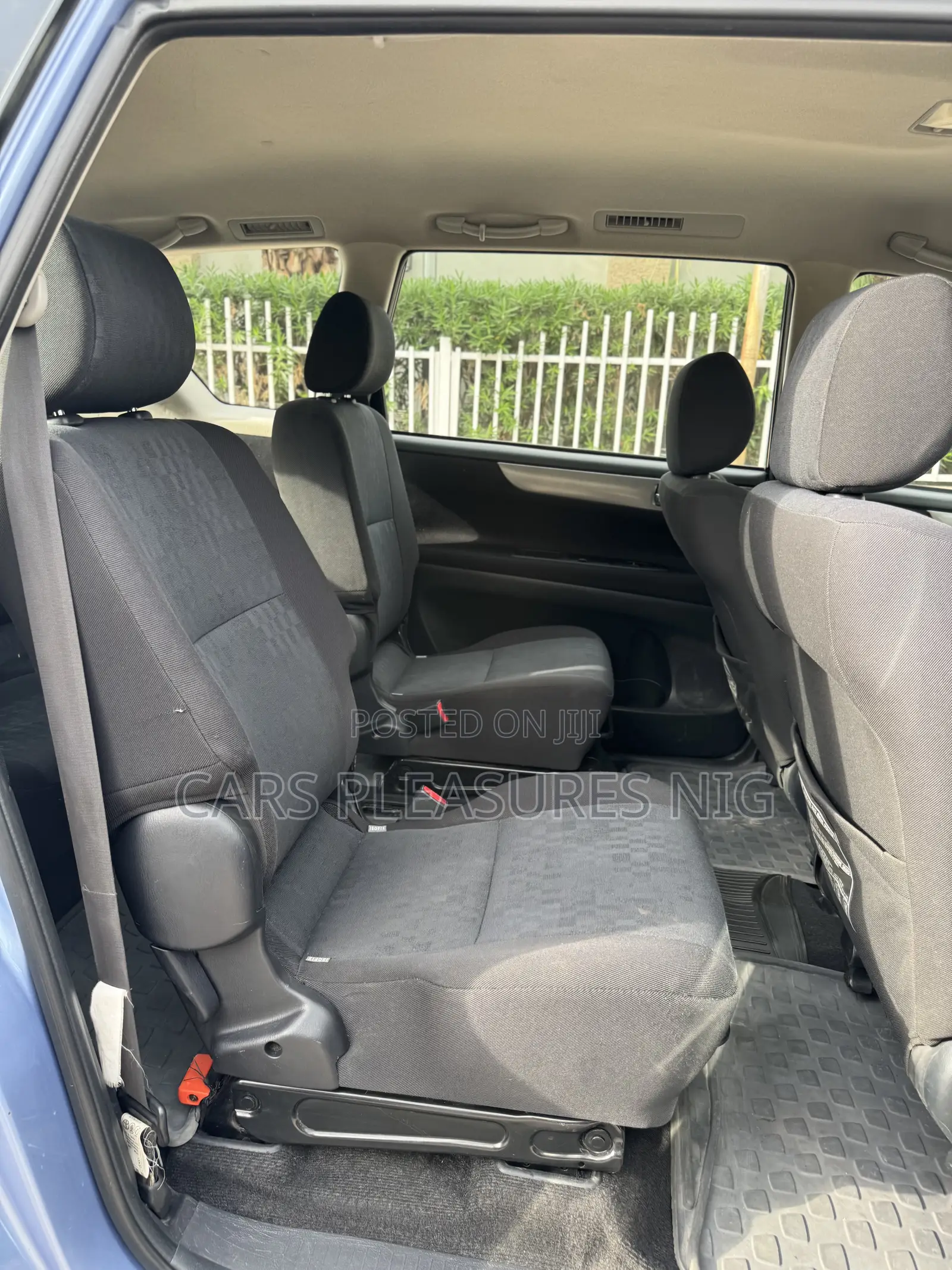 Toyota Avensis Verso 2.0 Petrol 2005 Blue