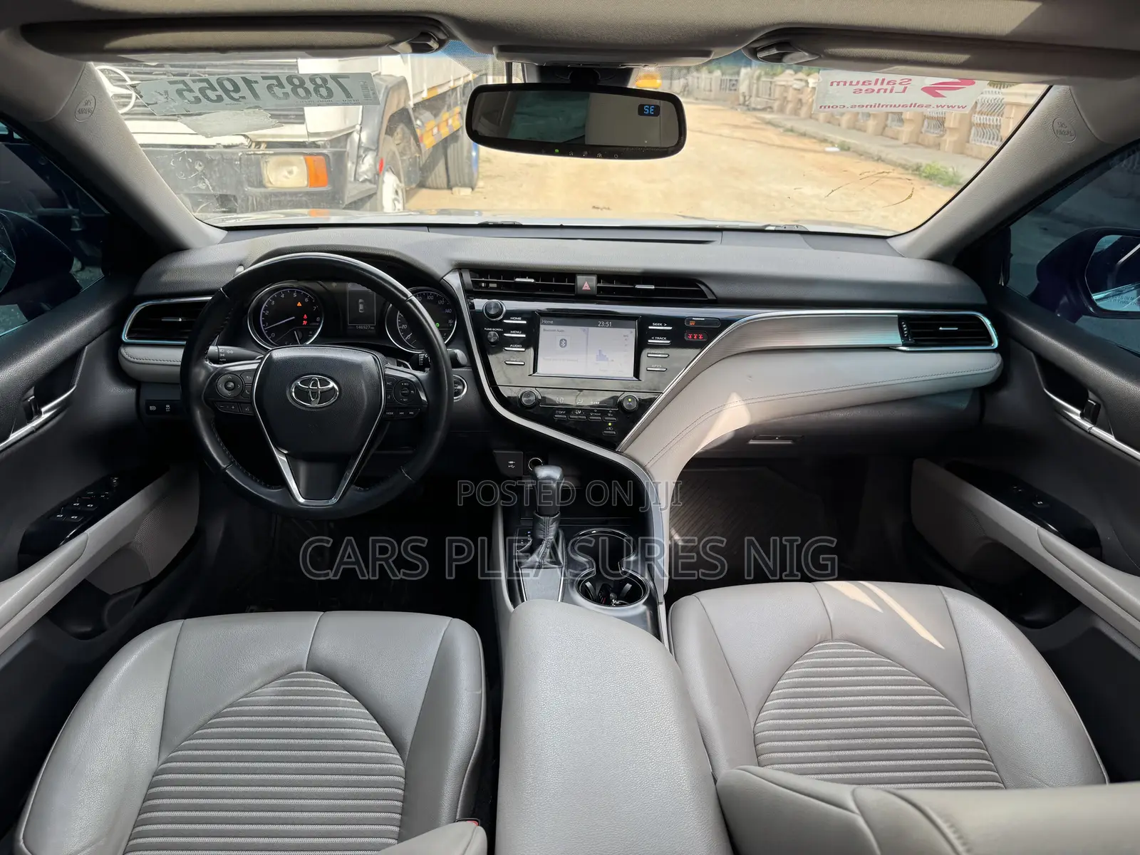 Toyota Camry SE (2.5L 4cyl 8A) 2019 Silver