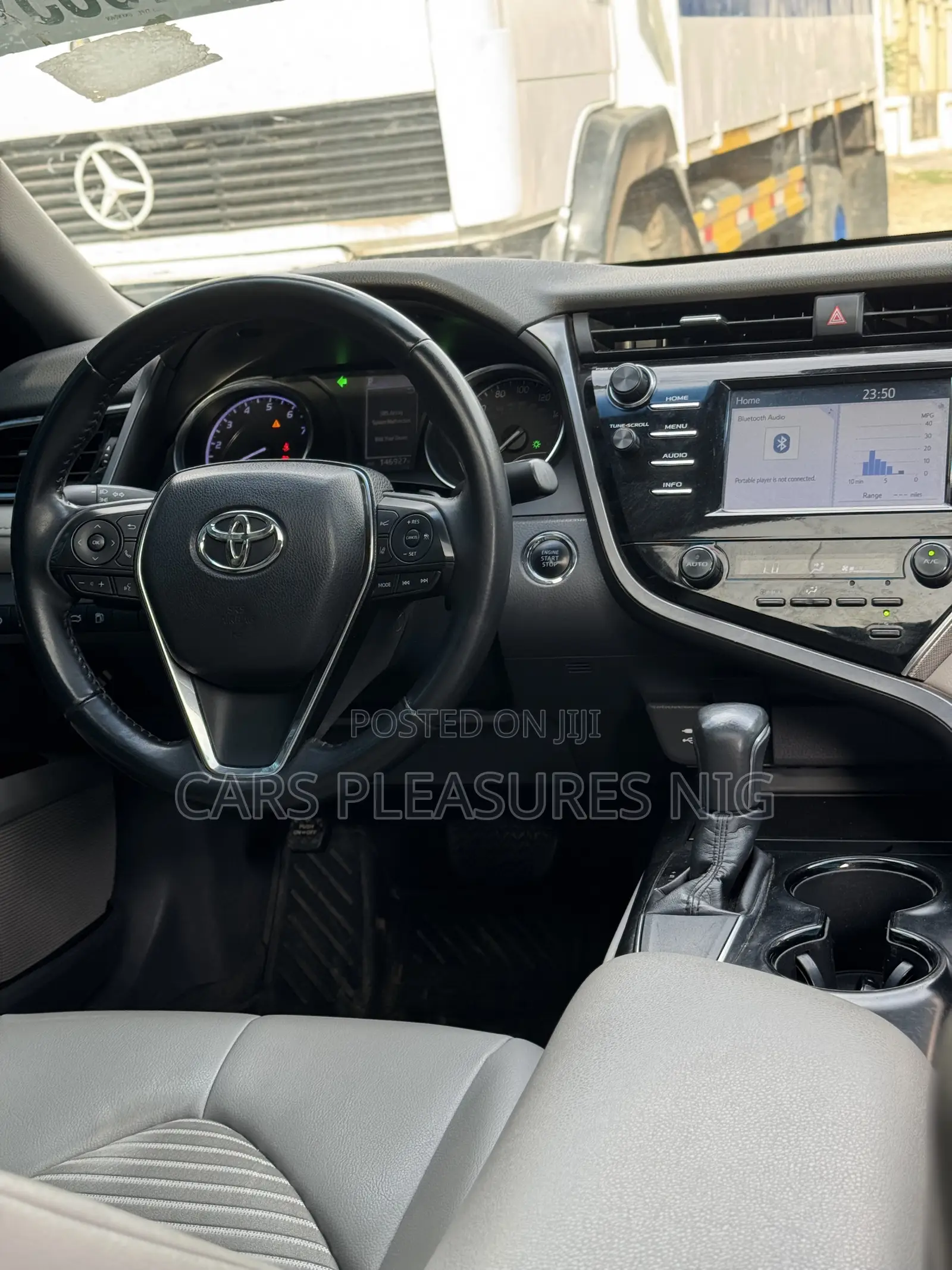 Toyota Camry SE (2.5L 4cyl 8A) 2019 Silver