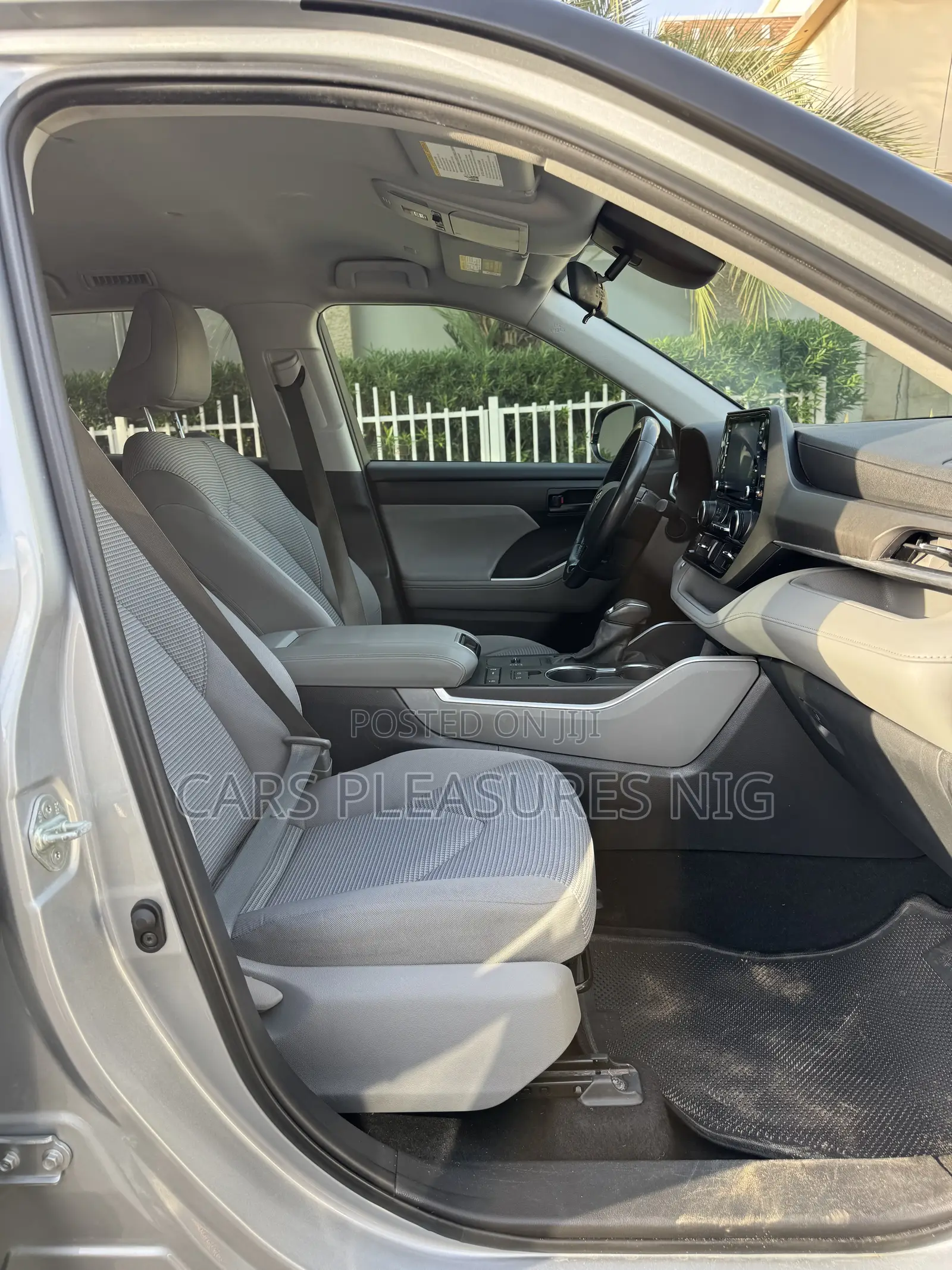 Toyota Highlander 2021 Gray