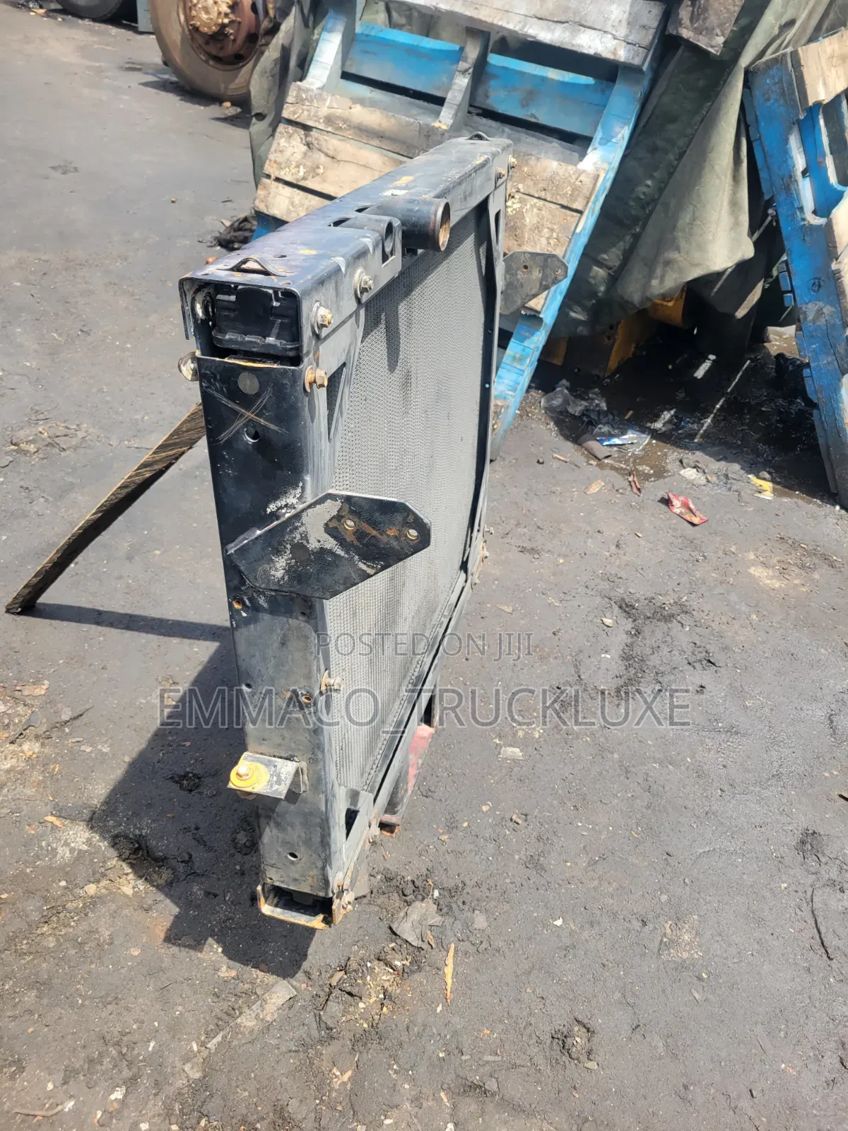 Radiator for Mack Granite