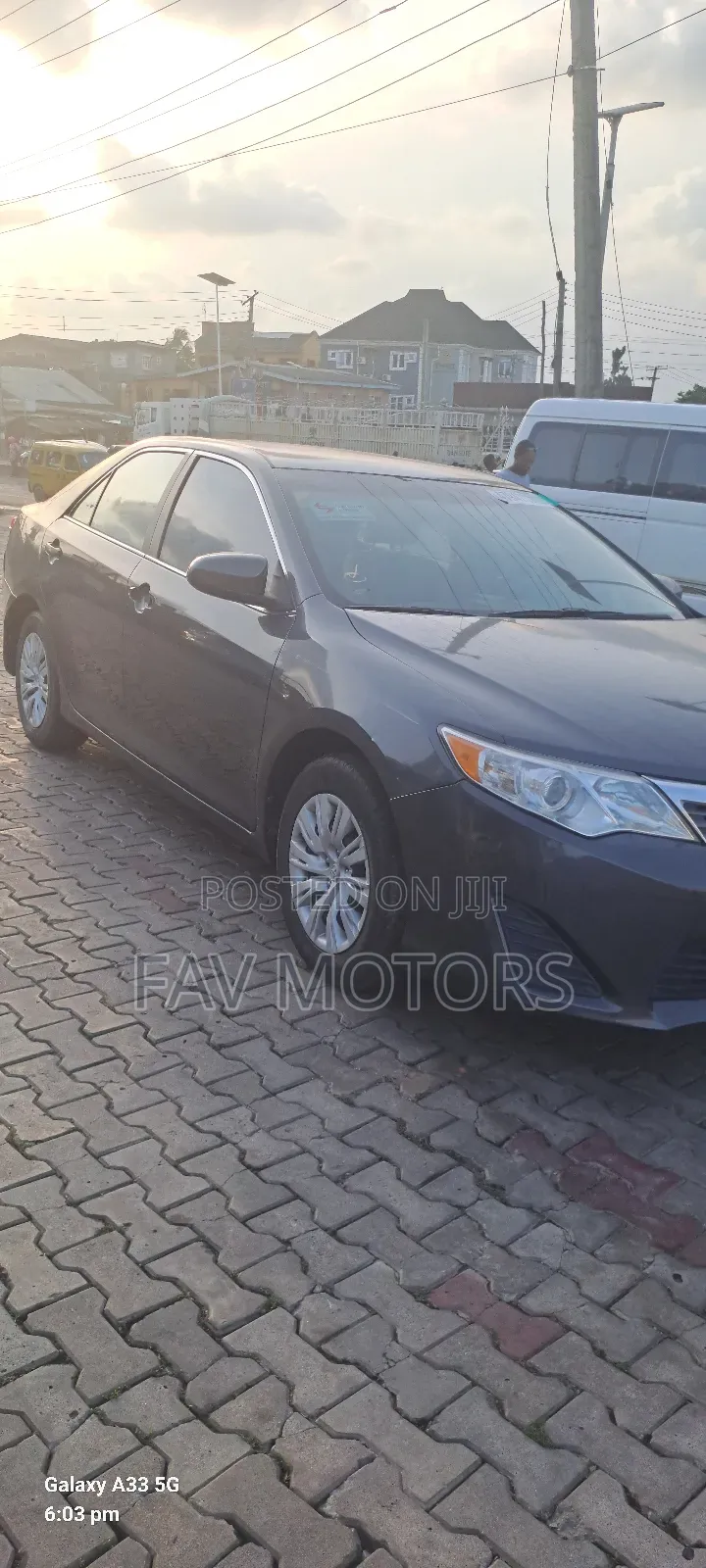 Toyota Camry LE 4dr Sedan (2.5L 4cyl 6A) 2013 Gray