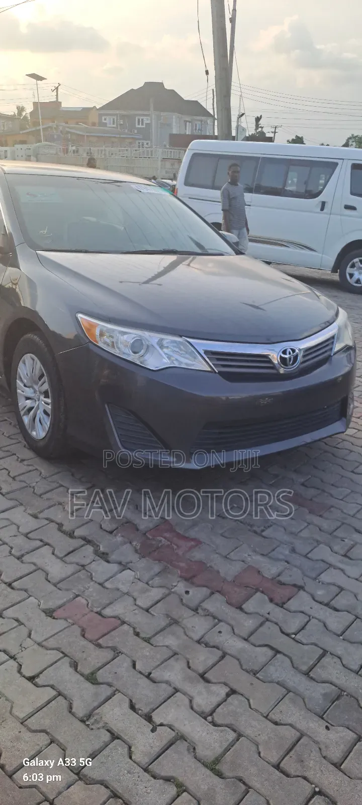 Toyota Camry LE 4dr Sedan (2.5L 4cyl 6A) 2013 Gray