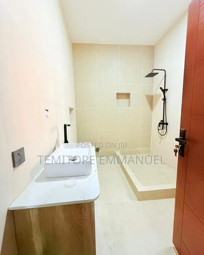 Furnished 5bdrm Duplex in GRA Phase 2 Shangisha for sale