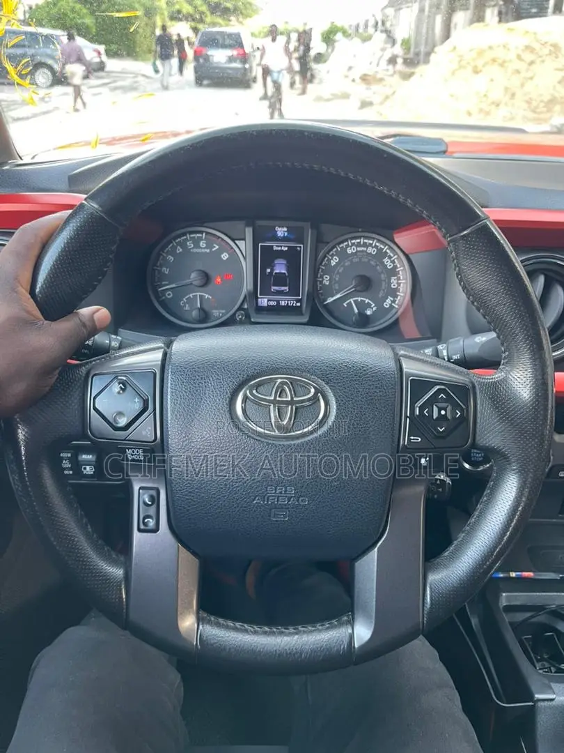 Toyota Tacoma TRD Sport 2018 Orange