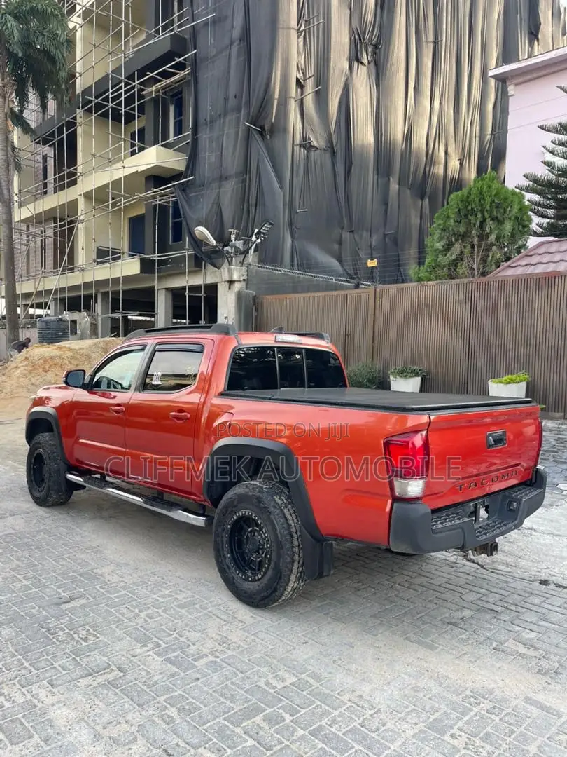 Toyota Tacoma TRD Sport 2018 Orange