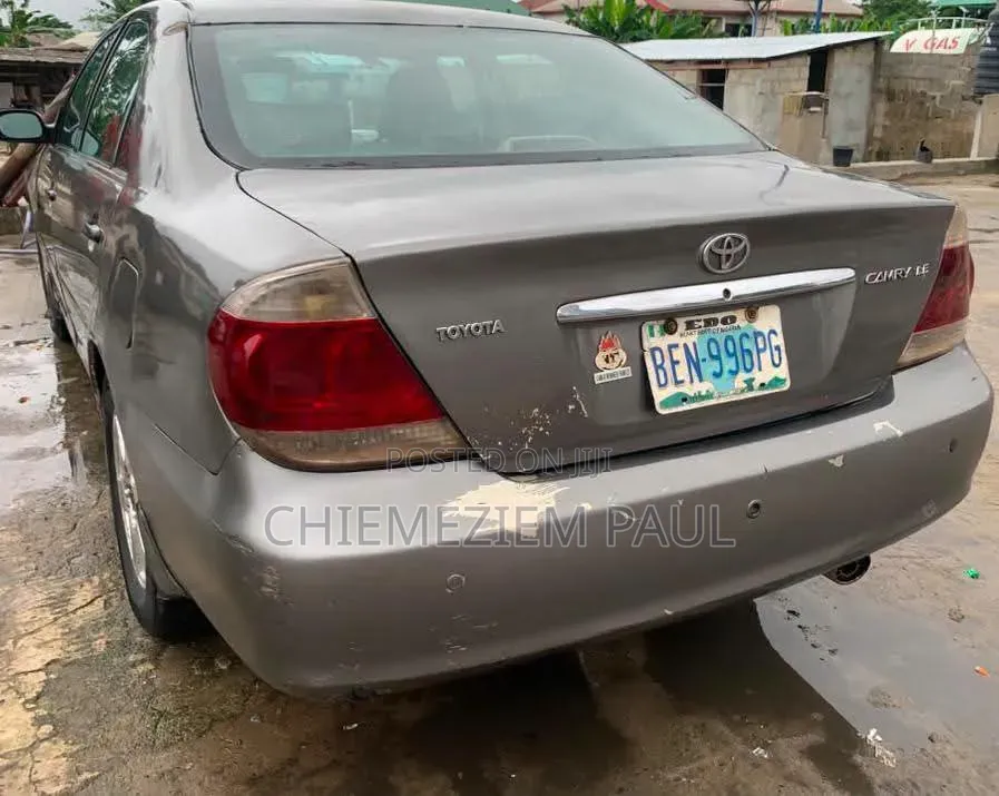 Toyota Camry 2005 Gray