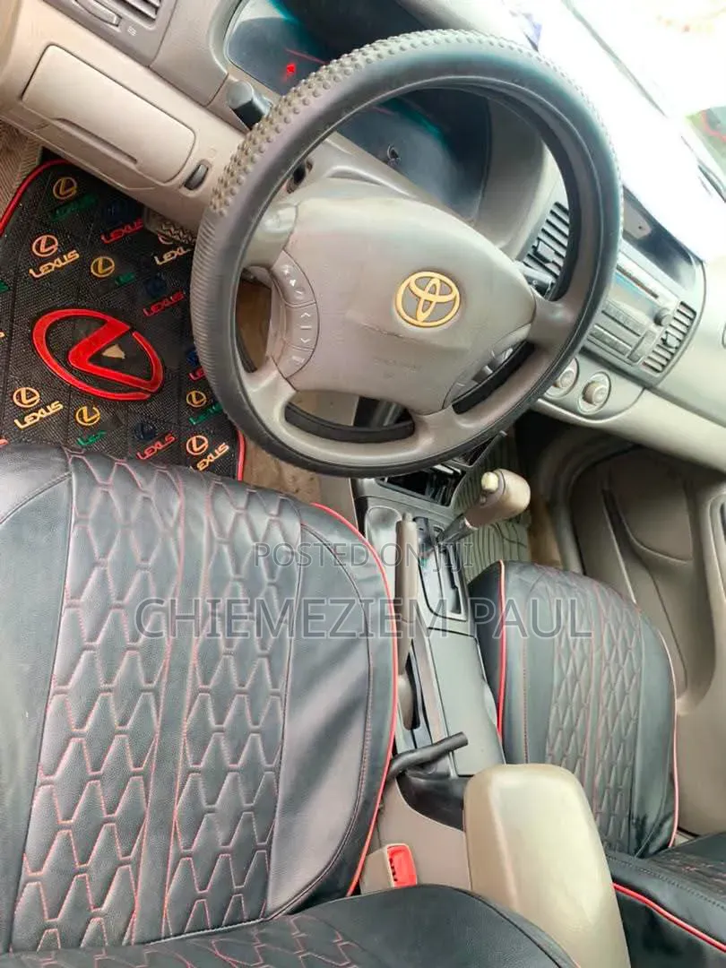 Toyota Camry 2005 Gray