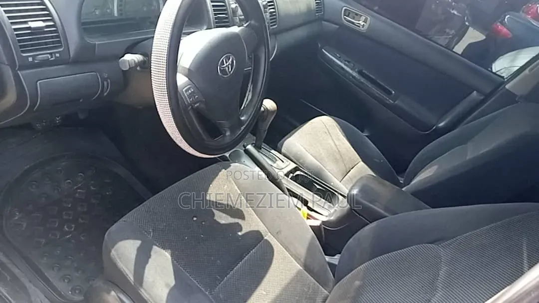 Toyota Camry 2005 Gray
