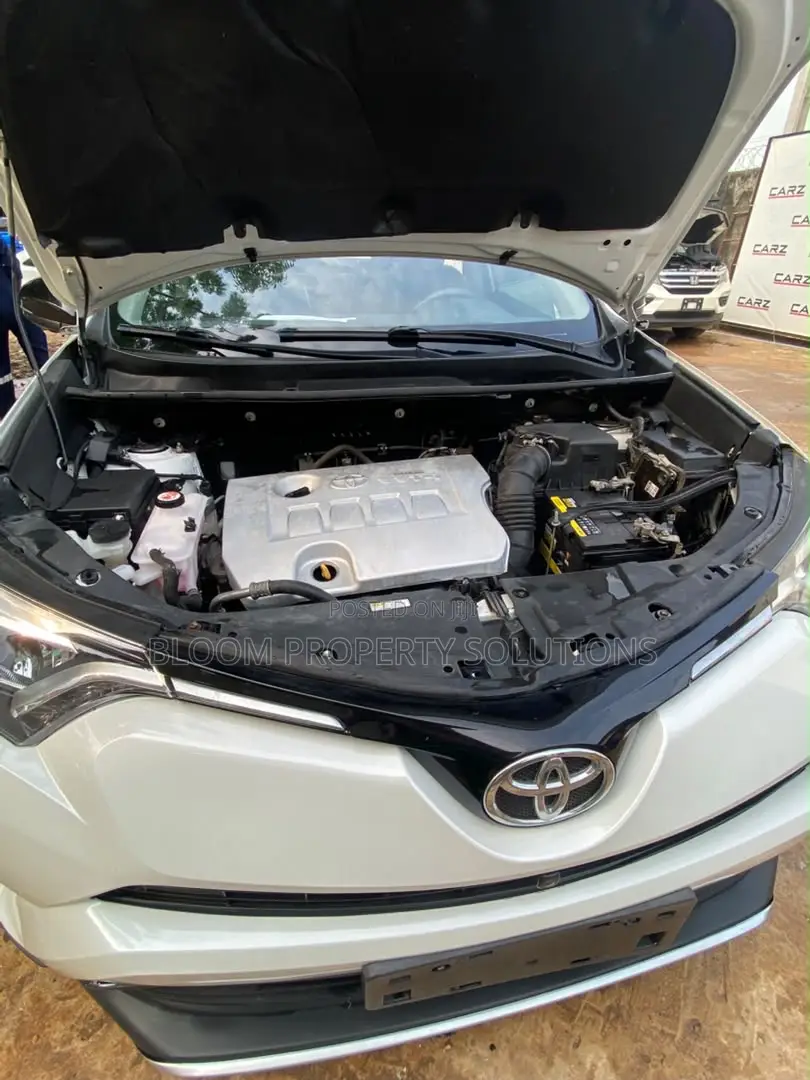 Toyota RAV4 2019 White