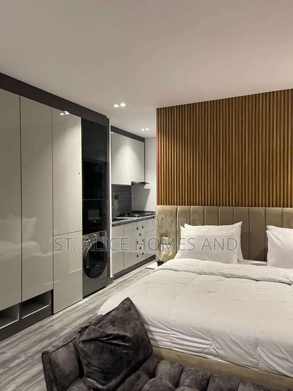Advent Reign Studio Apartment, Onike, Yaba, Lagos