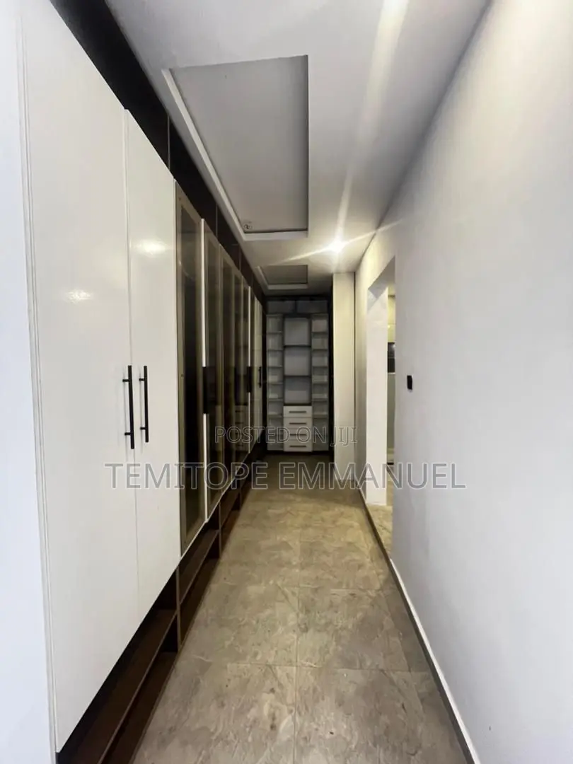 Furnished 5bdrm Duplex in Ologolo for sale