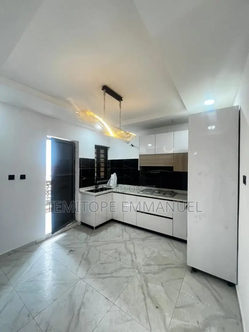 Furnished 5bdrm Duplex in Ologolo for sale