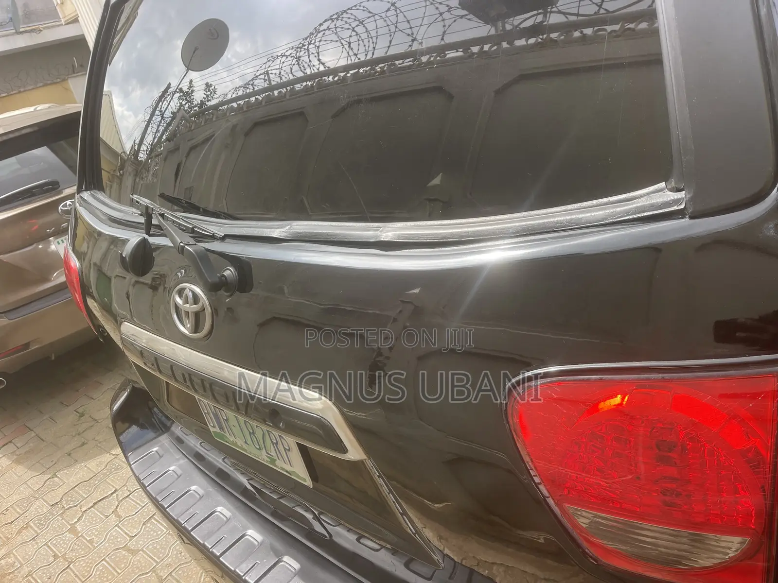 Toyota Sequoia SR5 4dr SUV (5.7L 8cyl 6A) 2010 Black